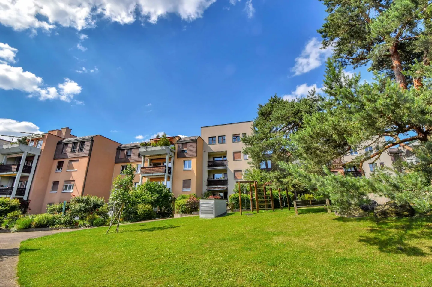 In arrivo: appartamento di 4,5 locali a Zurigo-Höngg con vista attraente - Foto 3 di 7