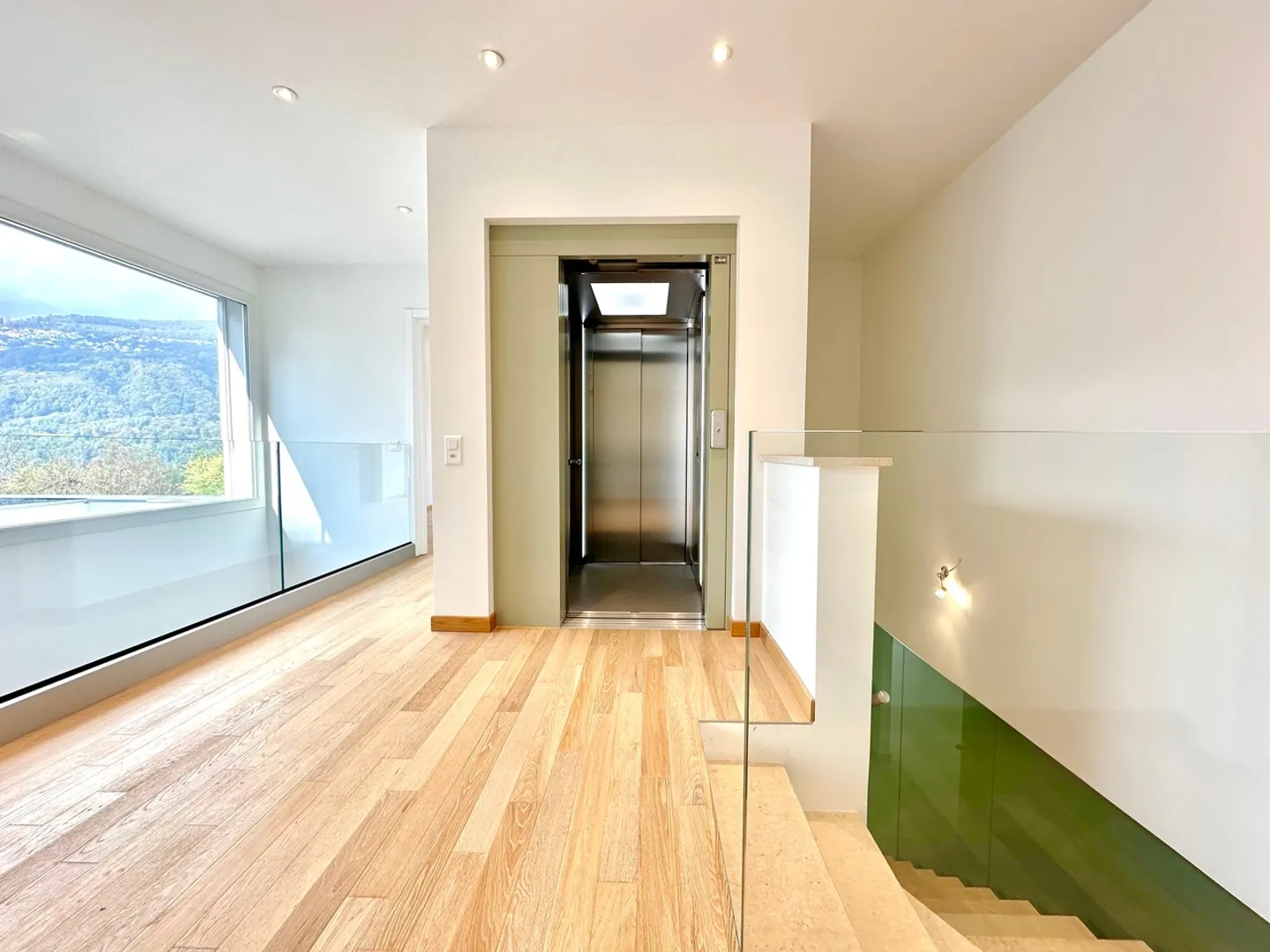 Villa da sogno a Lugano con 6,5 locali e vista mozzafiato - Foto 3 di 10
