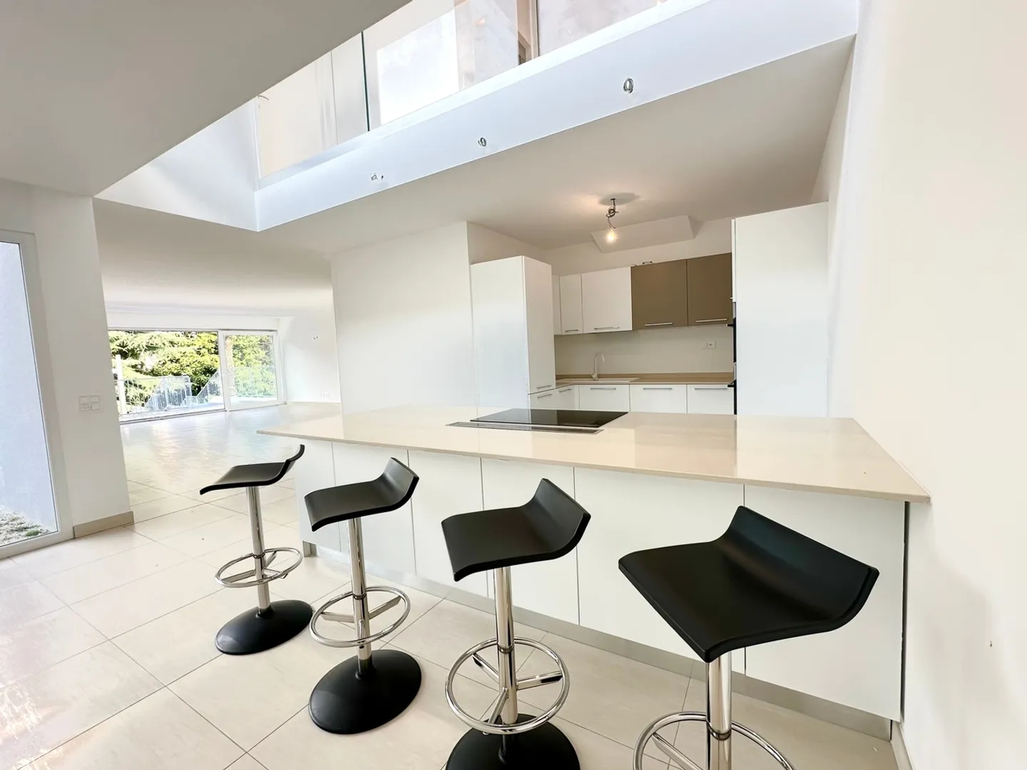 Villa da sogno a Lugano con 6,5 locali e vista mozzafiato - Foto 4 di 10