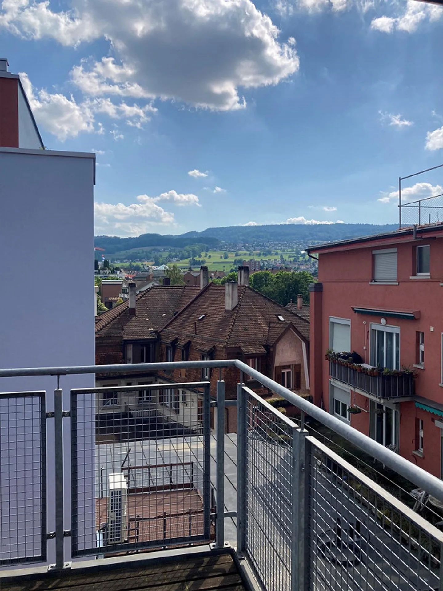 Bellissimo appartamento mansardato di 3,5 locali in posizione centrale - Foto 4 di 10