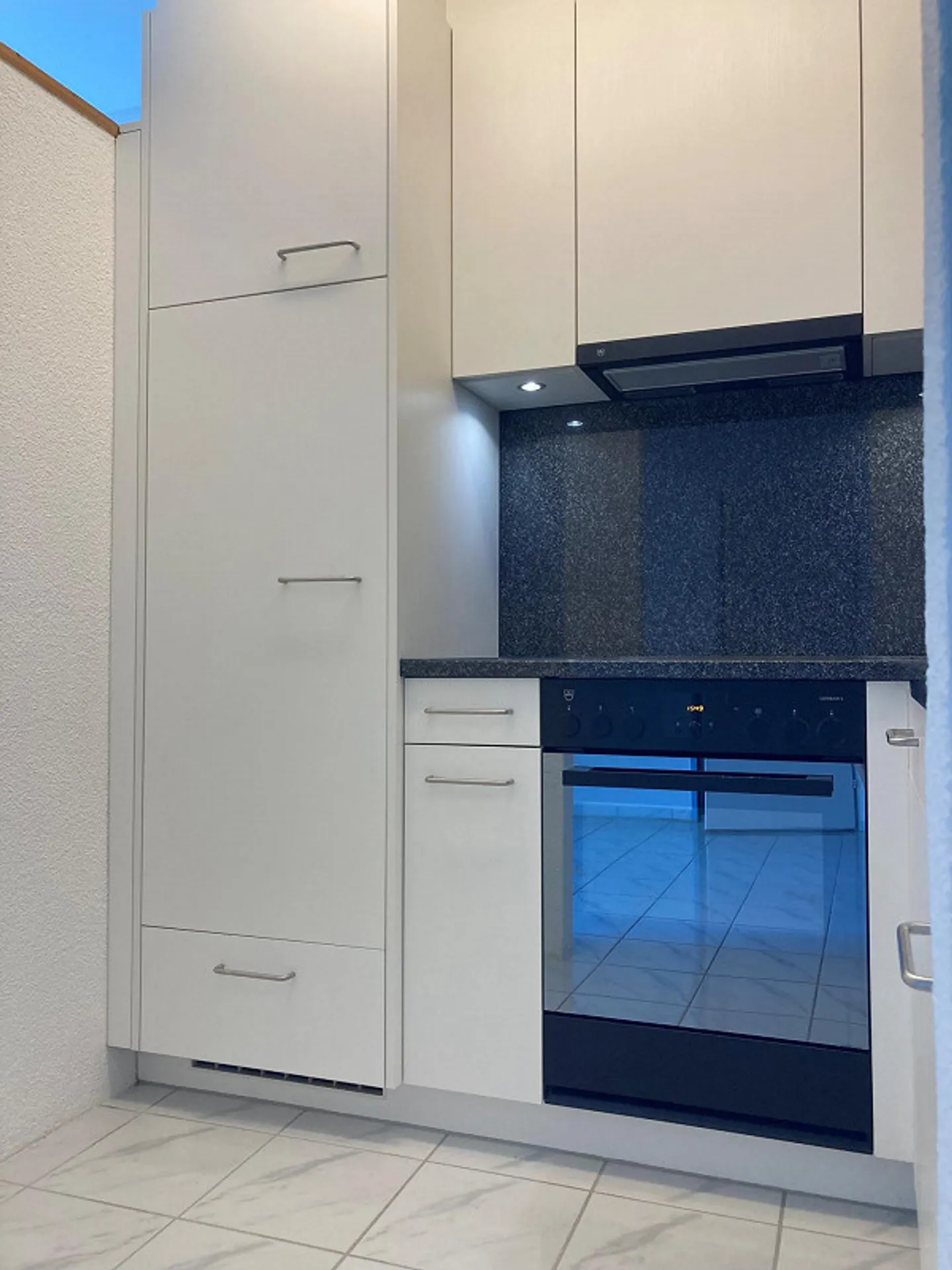 Bellissimo appartamento mansardato di 3,5 locali in posizione centrale - Foto 7 di 10