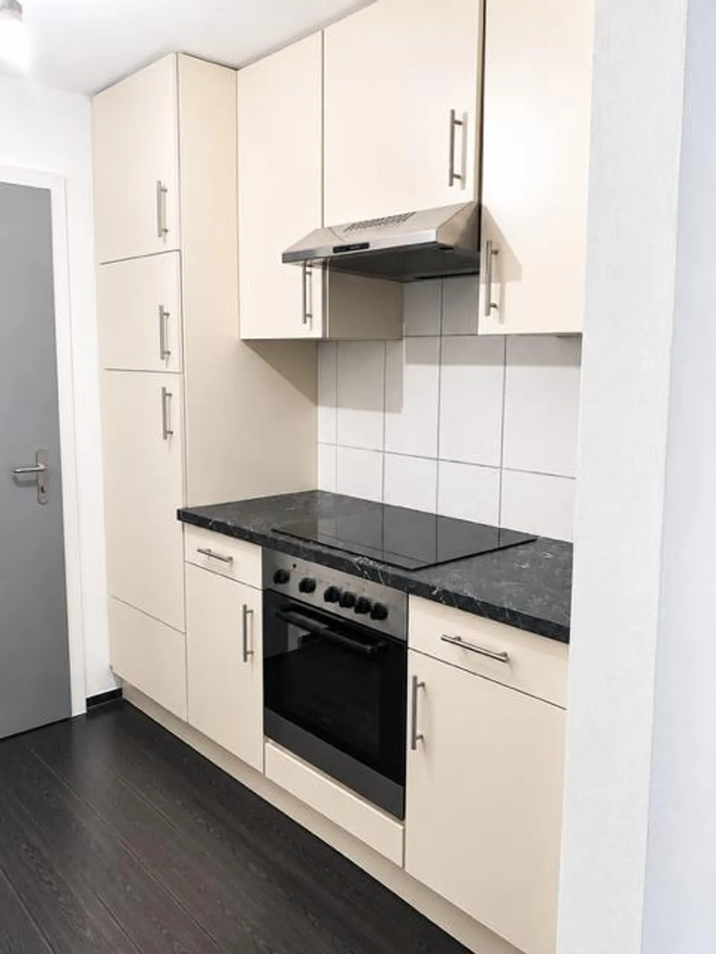 Modern and spacious 3-room apartment in the heart of Thusis - Photo 1 of 4