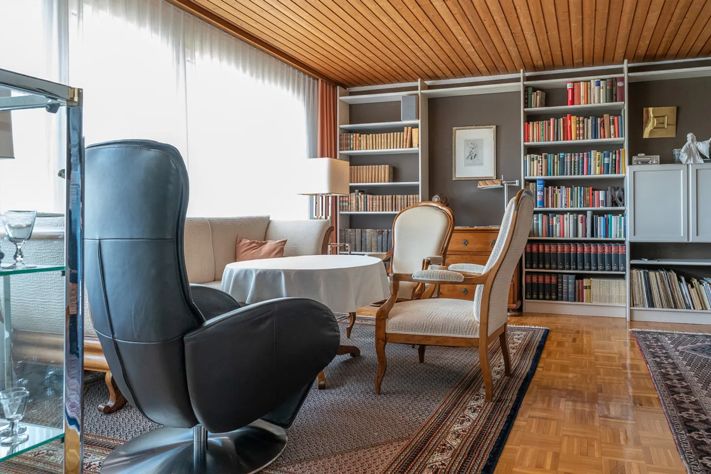 Geräumige Wohnung mit Balkonen - Foto 3 von 20