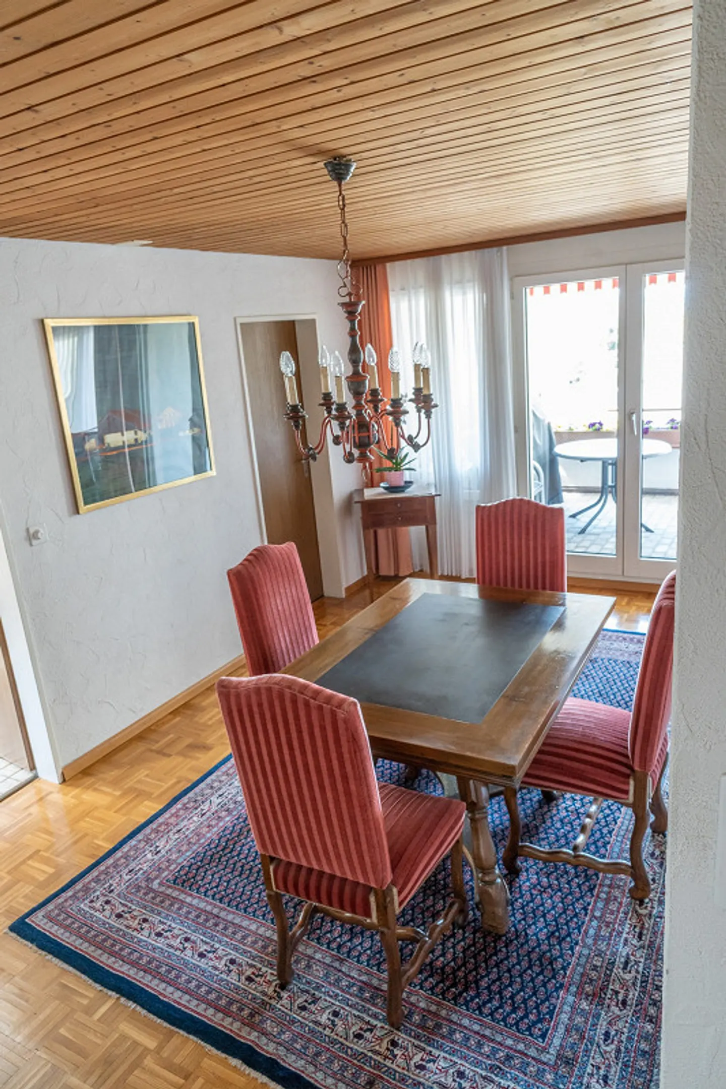 Geräumige Wohnung mit Balkonen - Foto 8 von 20