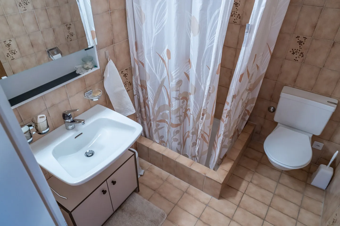 Geräumige Wohnung mit Balkonen - Foto 17 von 20