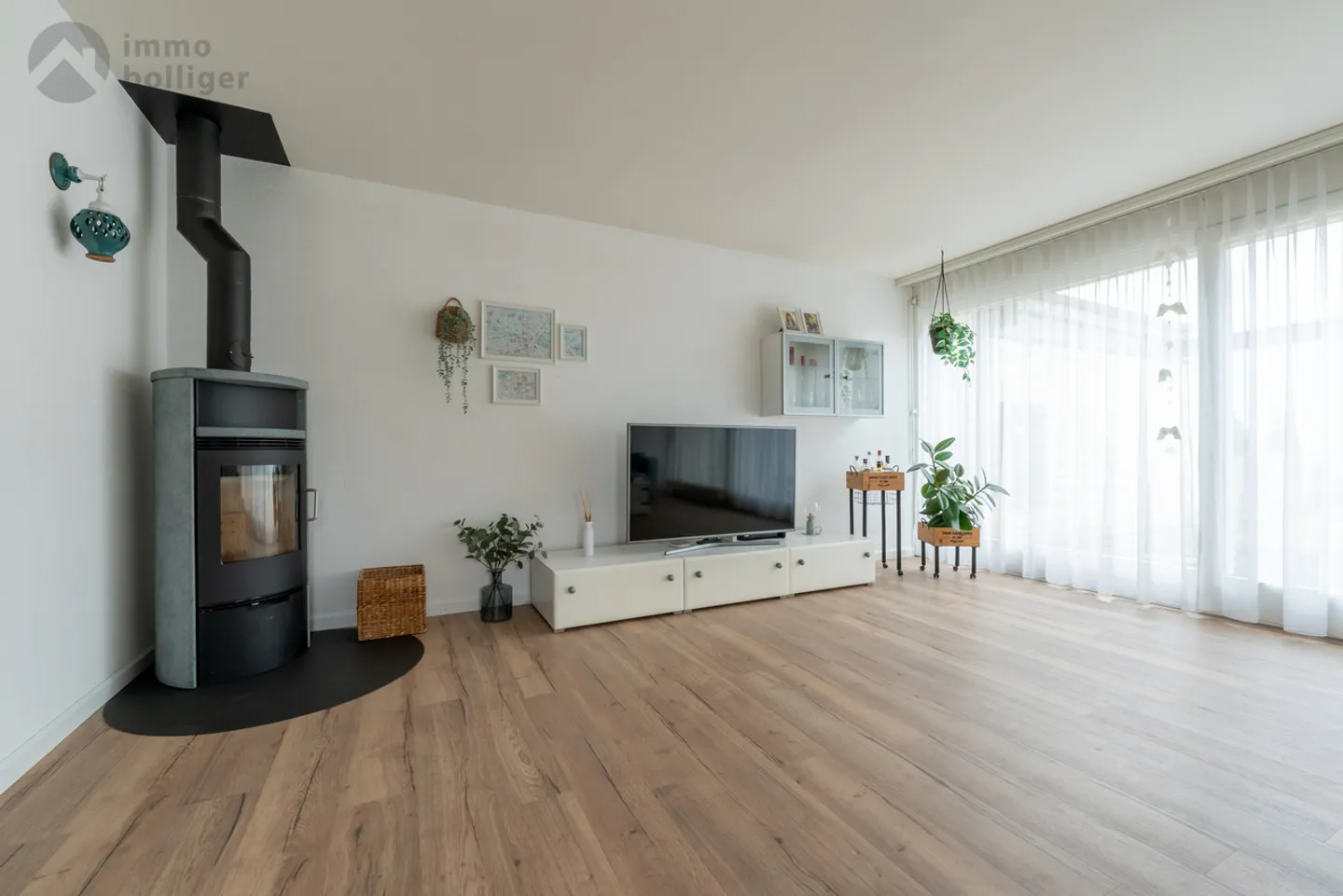 Room for Dreams, Garden for Memories – Family Happiness in Staffelbach - Photo 3 of 13