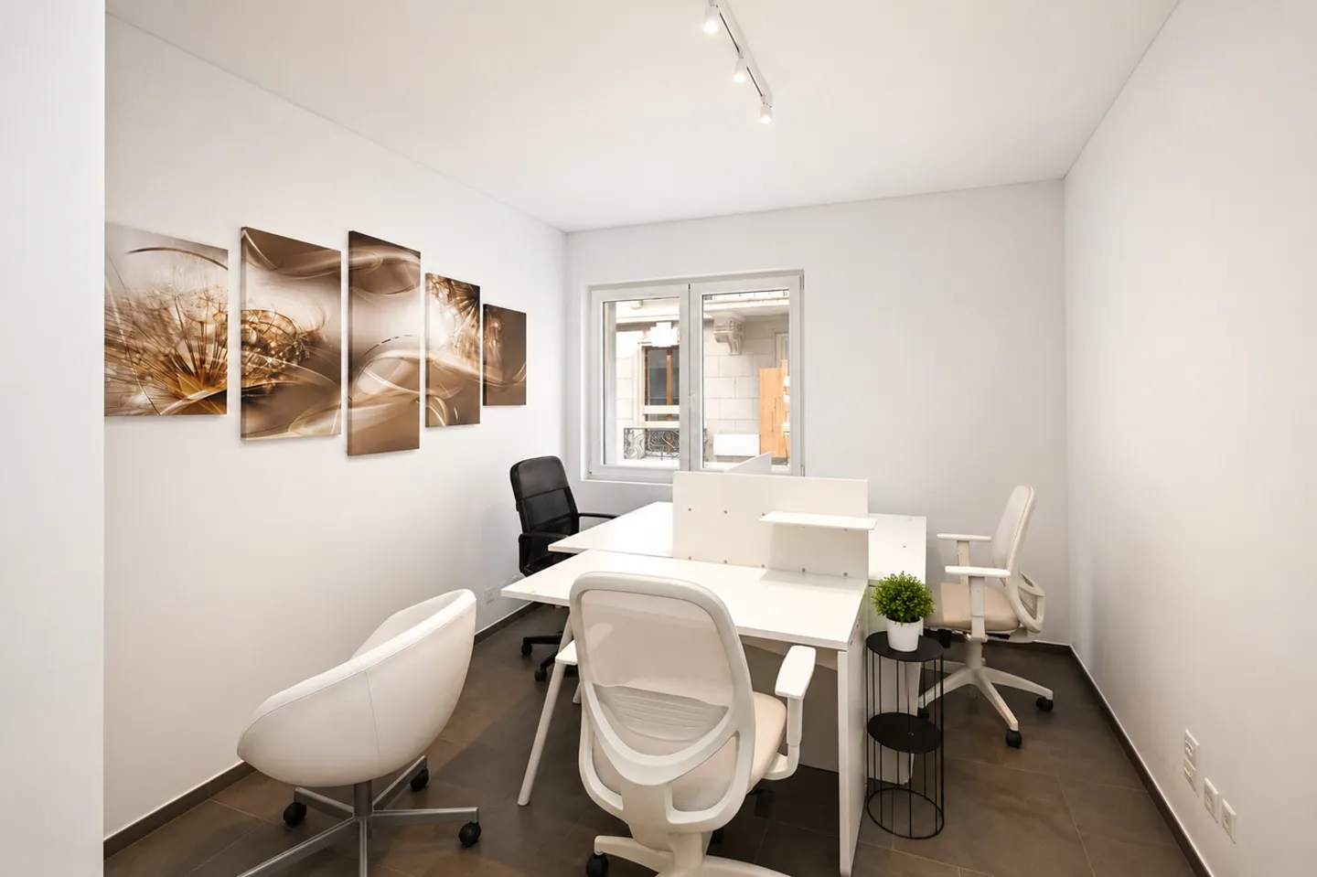 Representative Offices with Lake View and Parking Space in the Heart of Lugano - Photo 9 of 15