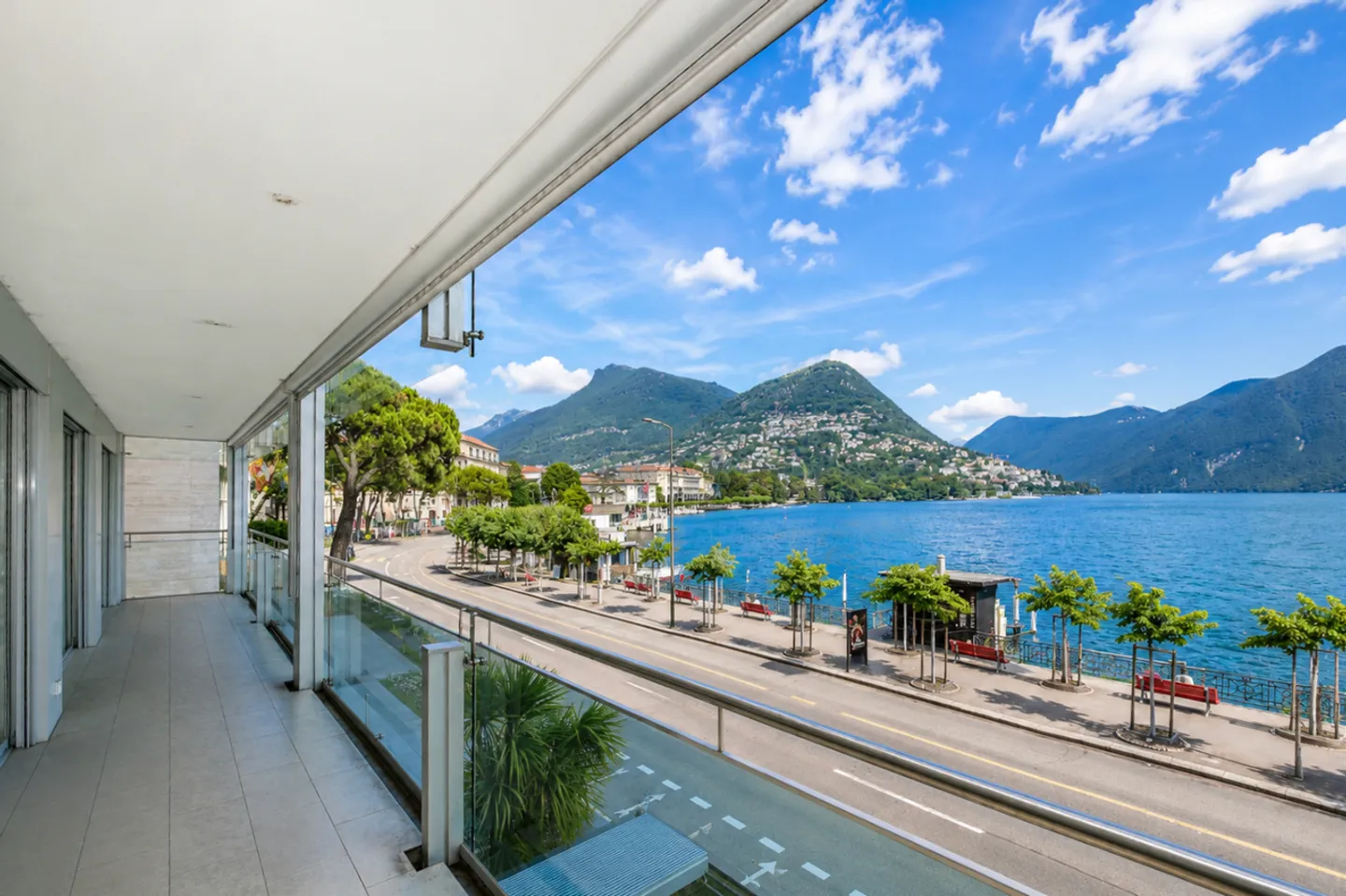 Representative Offices with Lake View and Parking Space in the Heart of Lugano - Photo 2 of 15