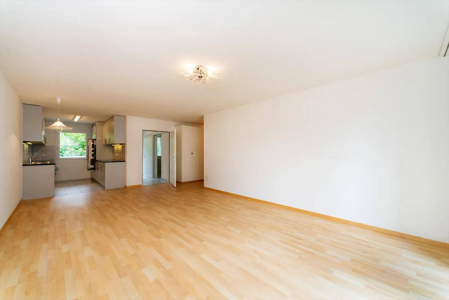 Rent without deposit! Your new home - Photo 3 of 6