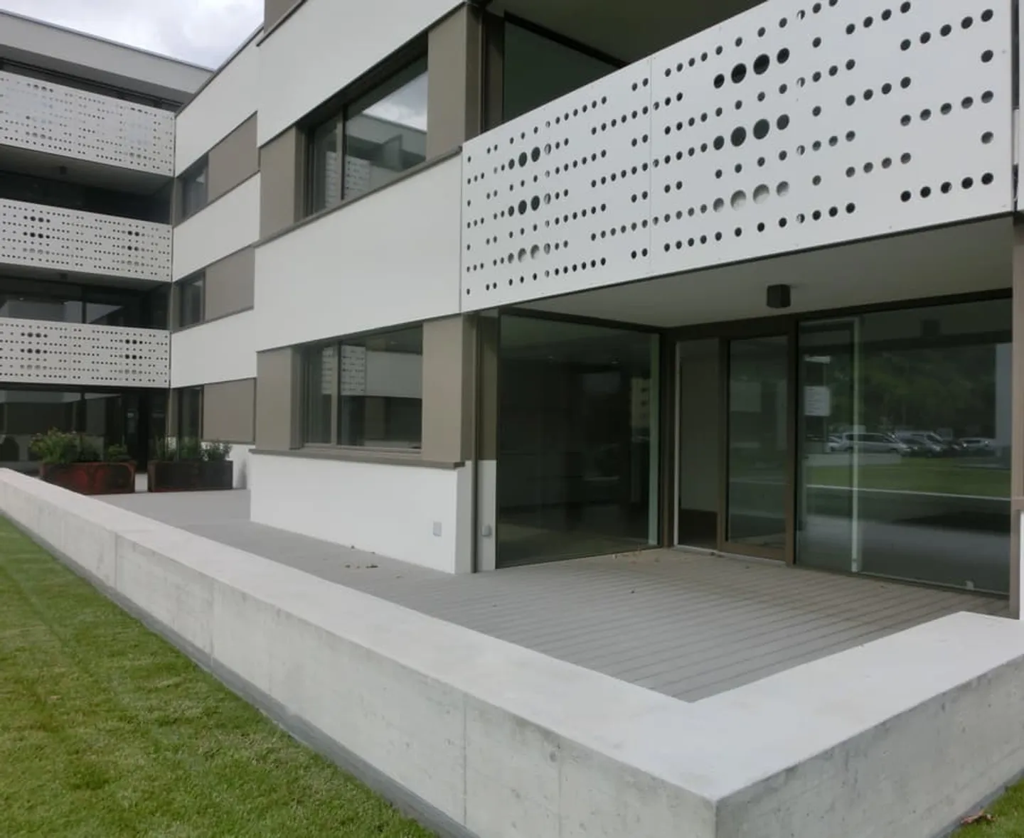 Appartement moderne de 4.5 pièces - Photo 2 sur 12