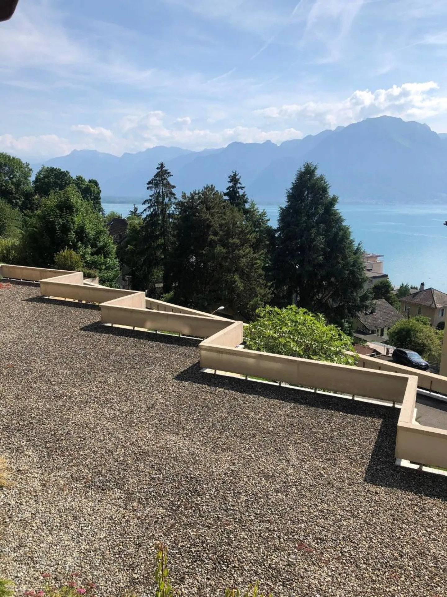 Appartement Charmant avec Vue sur le Lac - Photo 1 sur 9