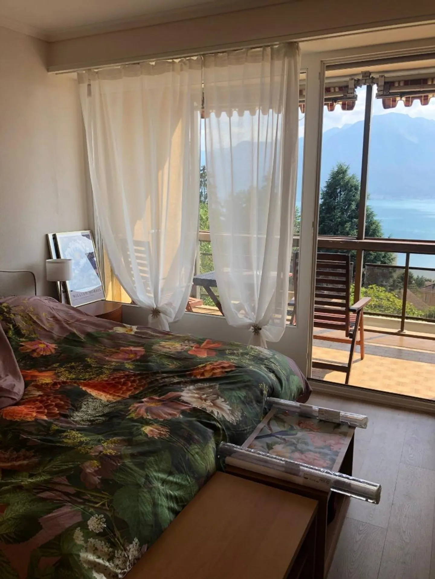 Appartement Charmant avec Vue sur le Lac - Photo 6 sur 9