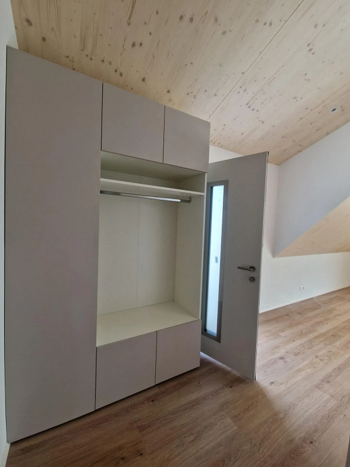 Nouveau bail - Appartement en duplex exclusif de 4½ pièces dans une maison bifamiliale - Photo 5 sur 13