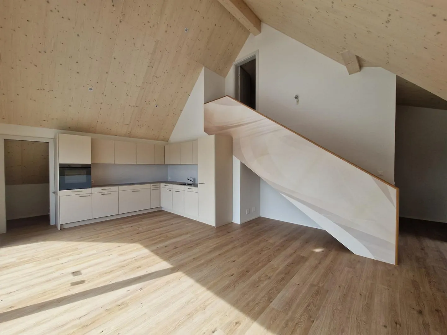 Nouveau bail - Appartement en duplex exclusif de 4½ pièces dans une maison bifamiliale - Photo 7 sur 13