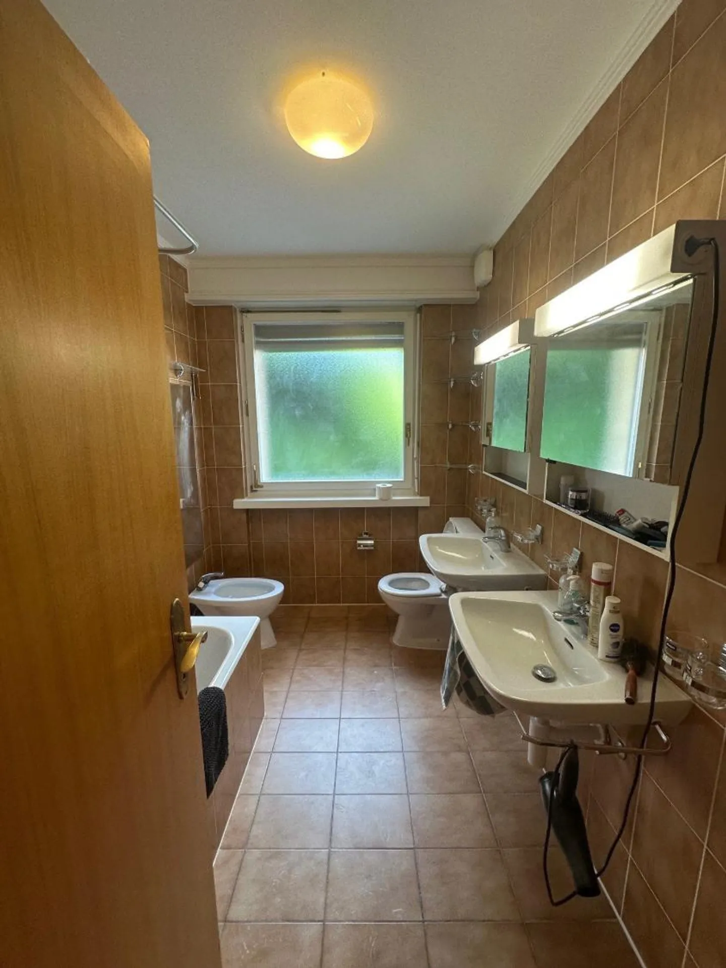 Appartement Charmant avec Vue sur le Lac - Photo 9 sur 9