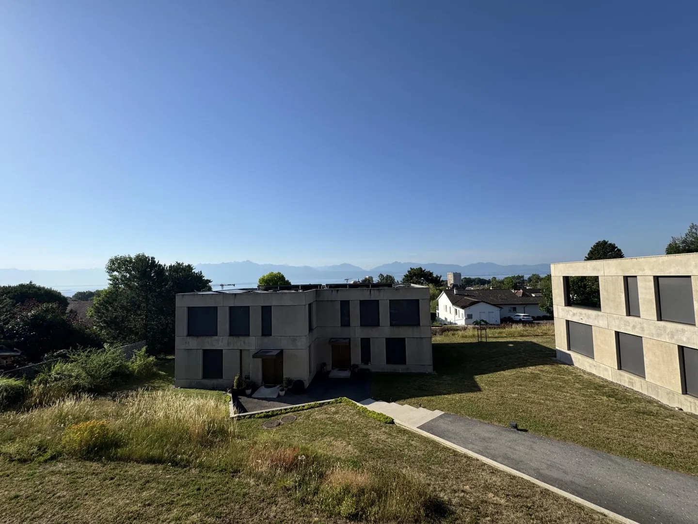 Villa moderna con vista lago - Foto 1 di 7