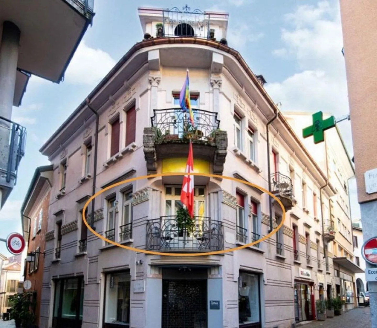 Appartamento di 5.5 locali a primo piano, nel cuore della città vecchia | 5,5-Zimmer-Wohnung im ersten Stock, im Herzen der Altstadt - Foto 1 di 9