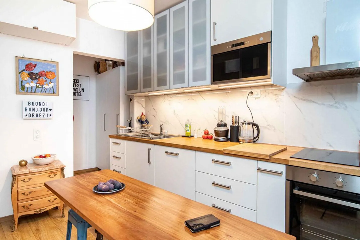 Appartamento di 5.5 locali a primo piano, nel cuore della città vecchia | 5,5-Zimmer-Wohnung im ersten Stock, im Herzen der Altstadt - Foto 3 di 9