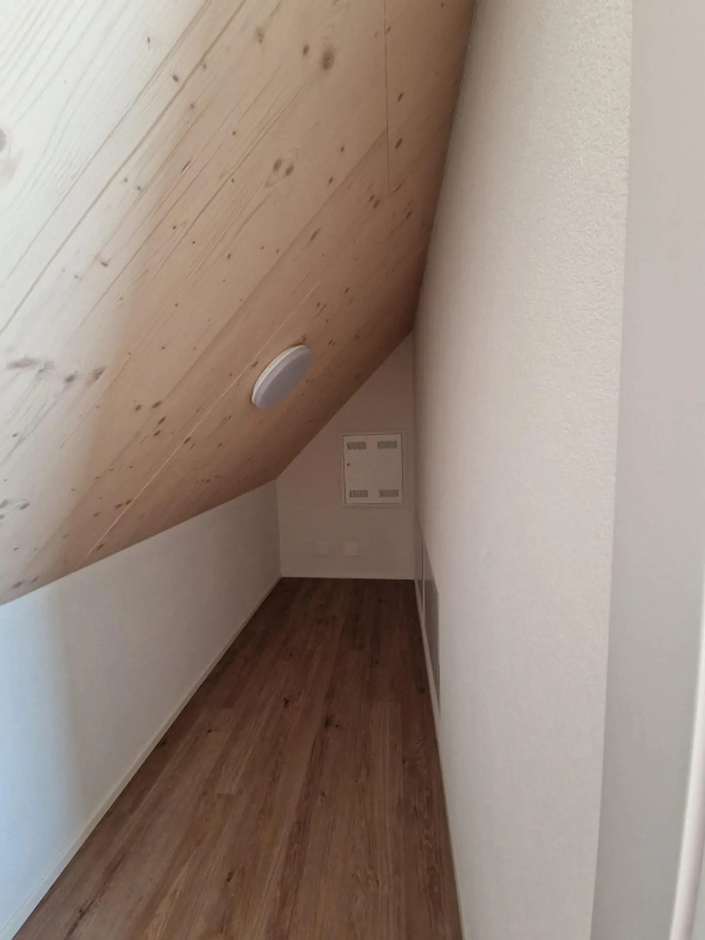 Nouveau bail - Appartement en duplex exclusif de 4½ pièces dans une maison bifamiliale - Photo 9 sur 13