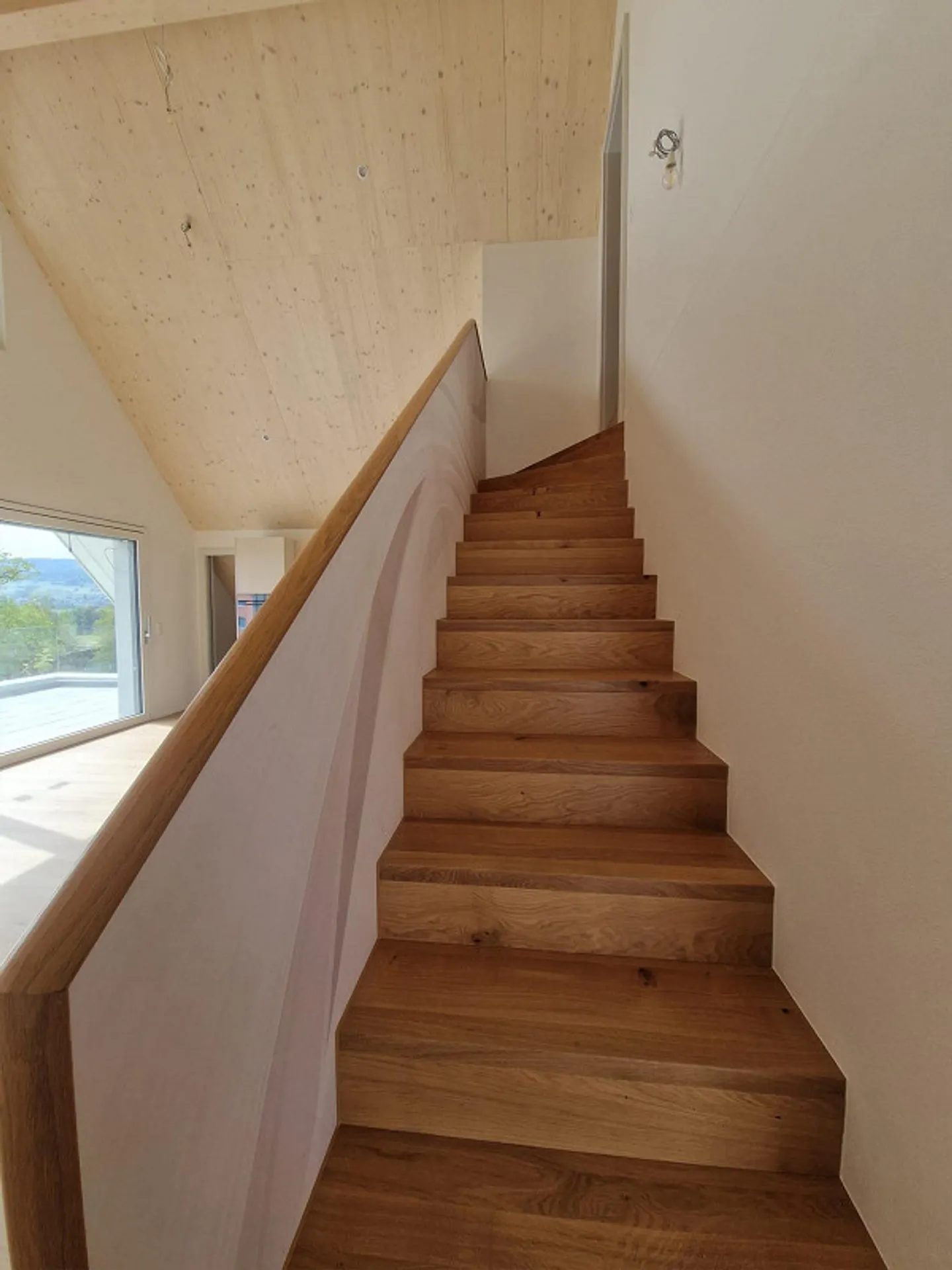 Nouveau bail - Appartement en duplex exclusif de 4½ pièces dans une maison bifamiliale - Photo 12 sur 13