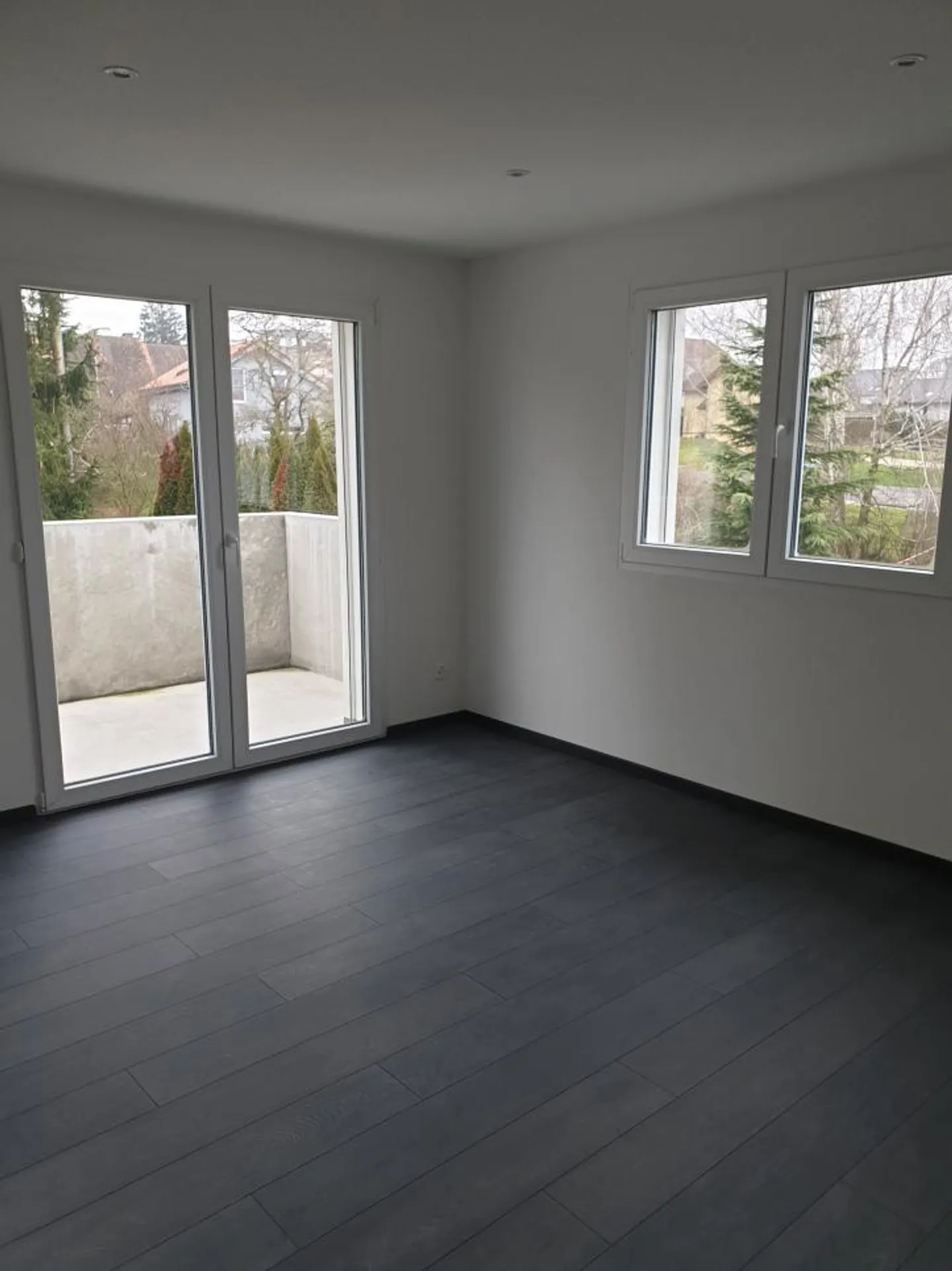 Ampio appartamento di 4.5 stanze con balcone - Foto 4 di 10