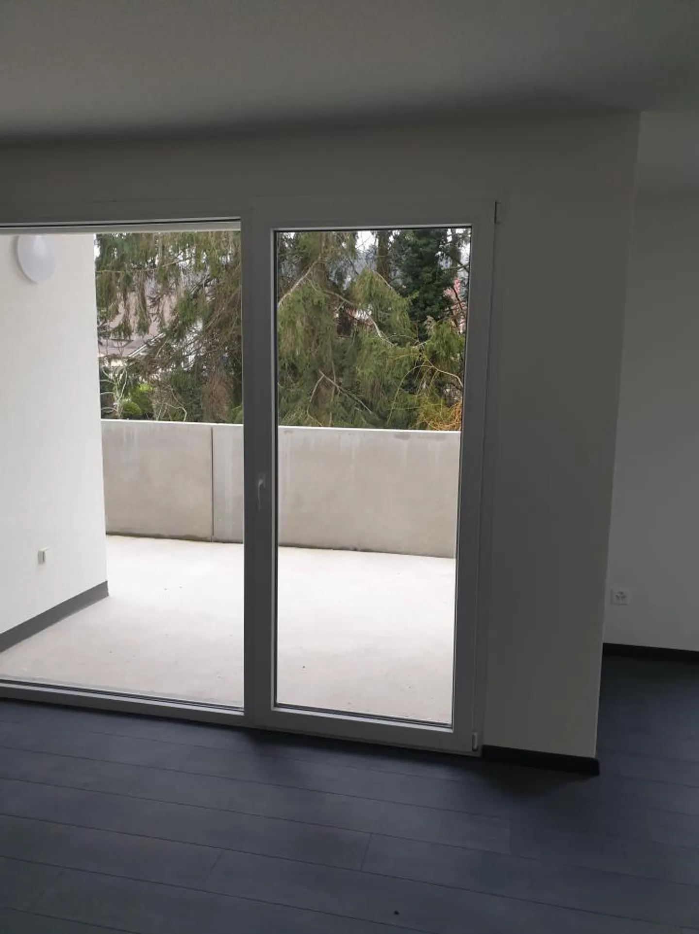 Ampio appartamento di 4.5 stanze con balcone - Foto 6 di 10