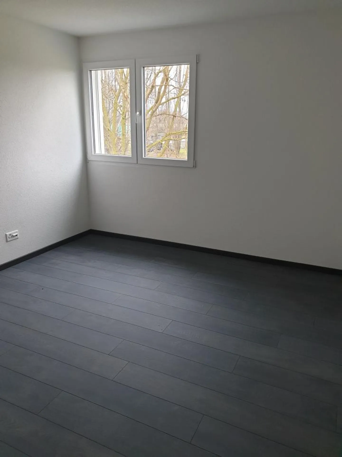 Ampio appartamento di 4.5 stanze con balcone - Foto 7 di 10