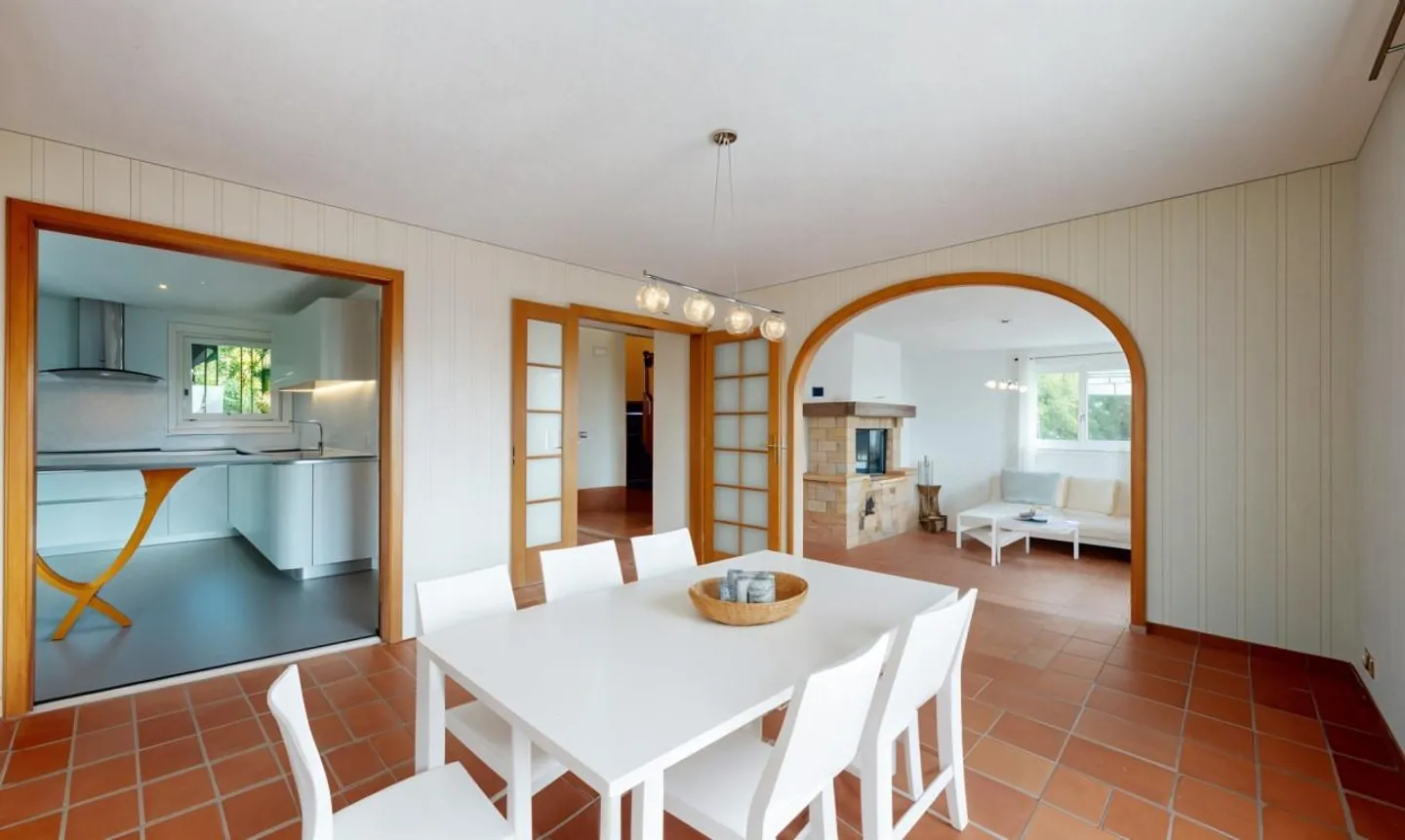 Villa somptueuse avec vue sur le lac - Photo 4 sur 13