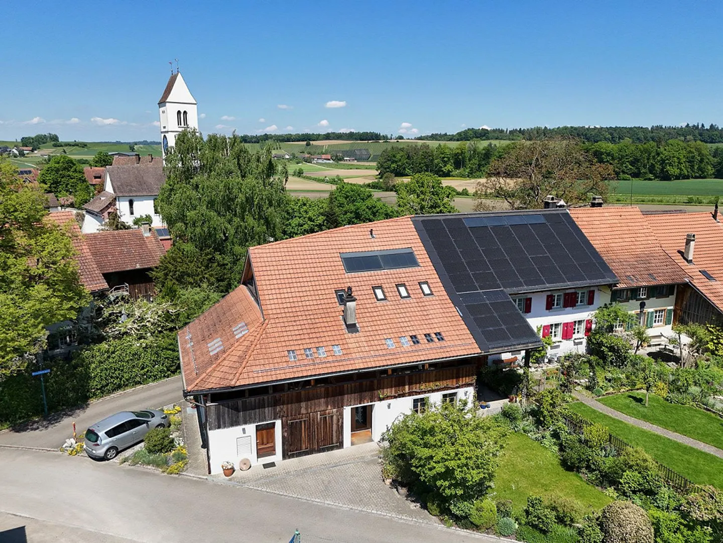 La casa residenziale un po' diversa a Dinhard - 6,5 stanze, a schiera - Foto 3 di 29