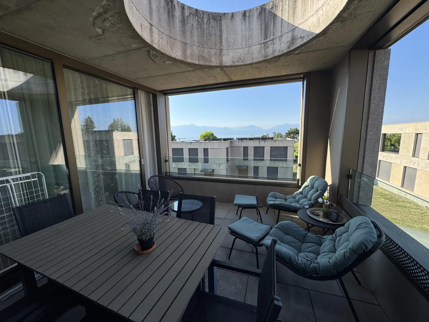 Villa moderna con vista lago - Foto 6 di 7