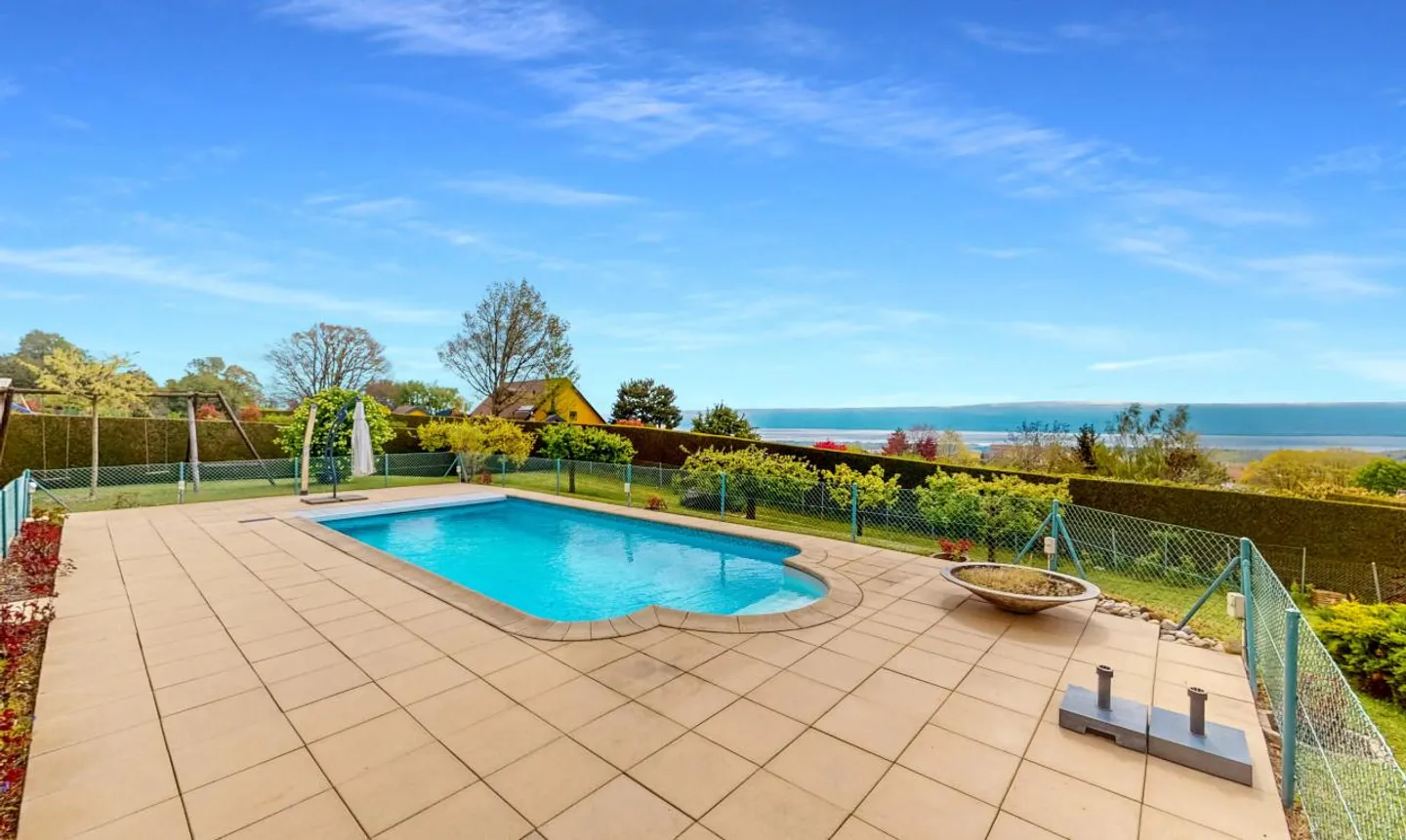 Villa somptueuse avec vue sur le lac - Photo 8 sur 13