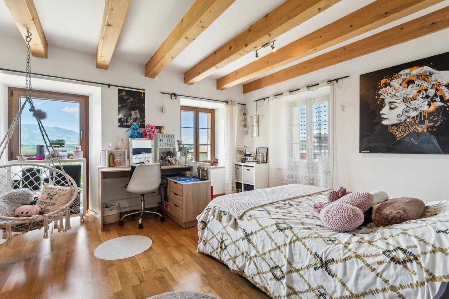 House with 2 apartments and view of the Moléson and the green surroundings - Photo 8 of 10