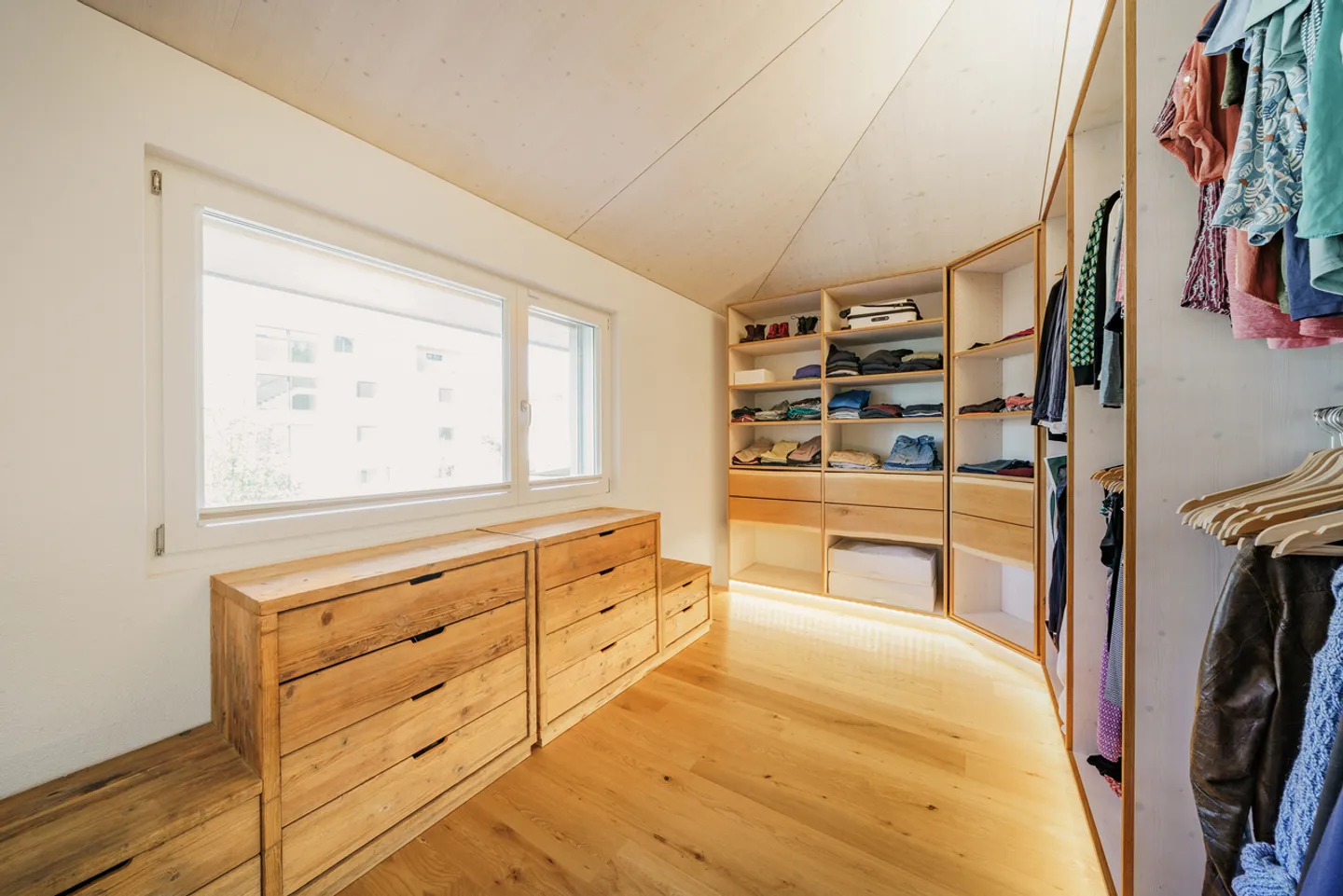 Maison individuelle élégante avec paradis de jardin et durabilité - Photo 8 sur 14