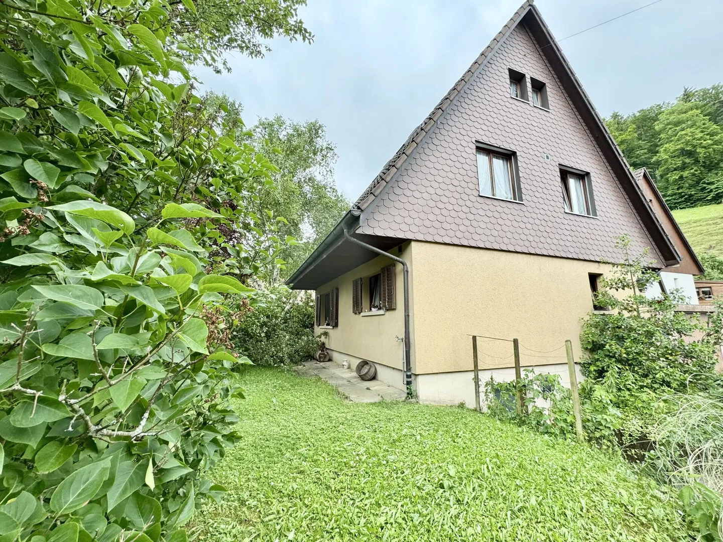 Incantevole casa unifamiliare in posizione tranquilla – Il rifugio perfetto per famiglie nella natura - Foto 2 di 13