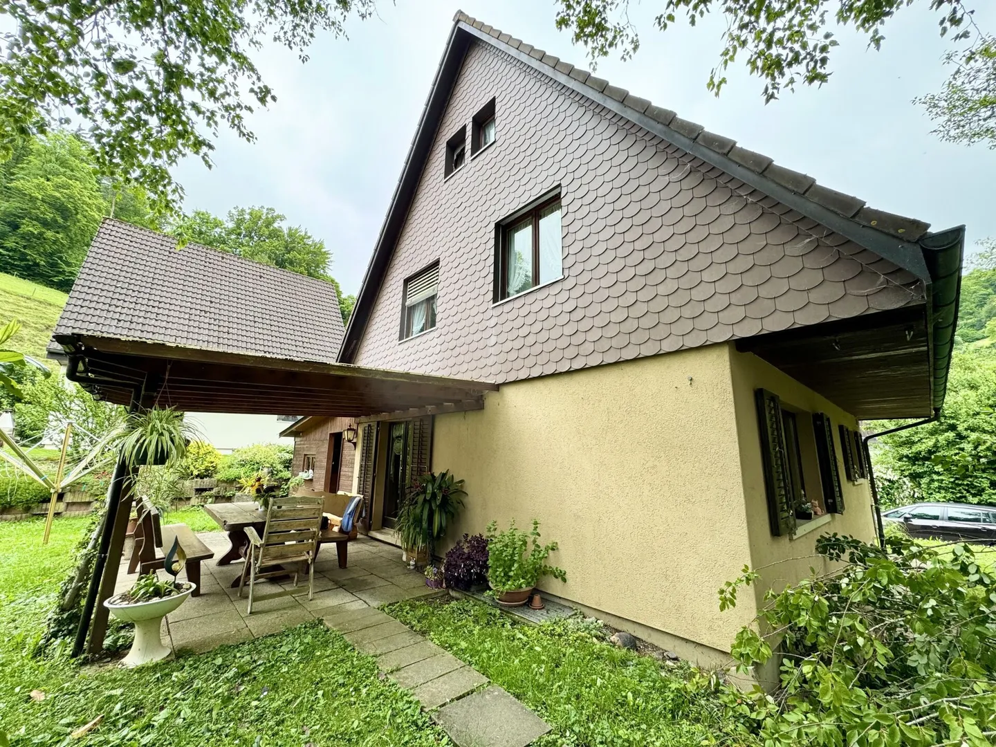 Incantevole casa unifamiliare in posizione tranquilla – Il rifugio perfetto per famiglie nella natura - Foto 3 di 13
