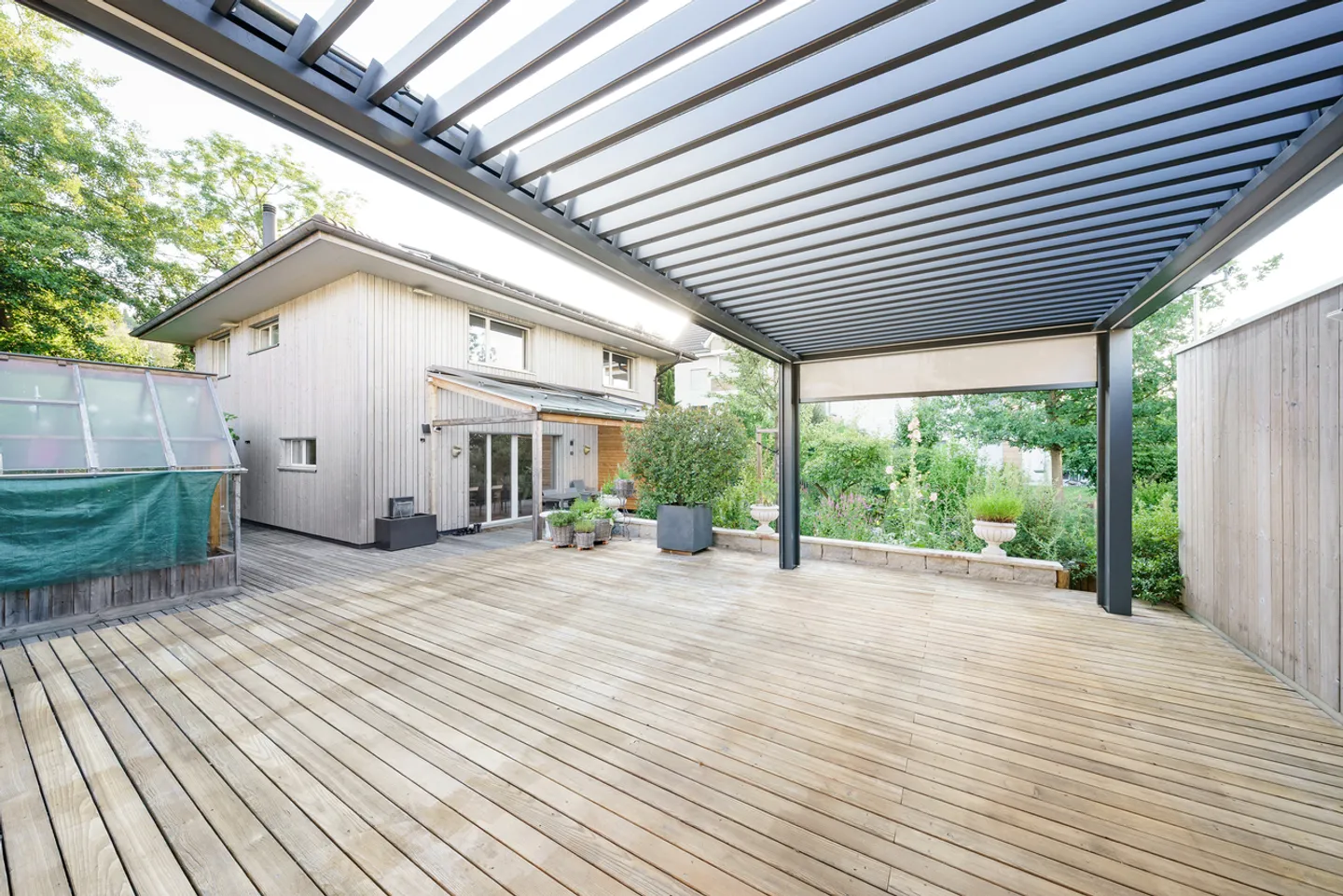 Maison individuelle élégante avec paradis de jardin et durabilité - Photo 12 sur 14