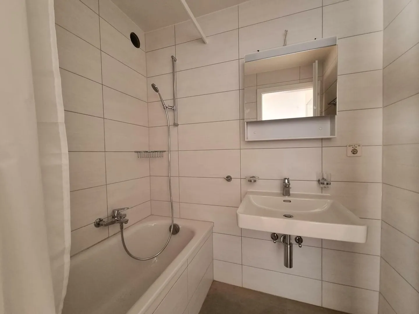 Schöne 2-Zimmer-Wohnung mit Balkon - Foto 5 von 5