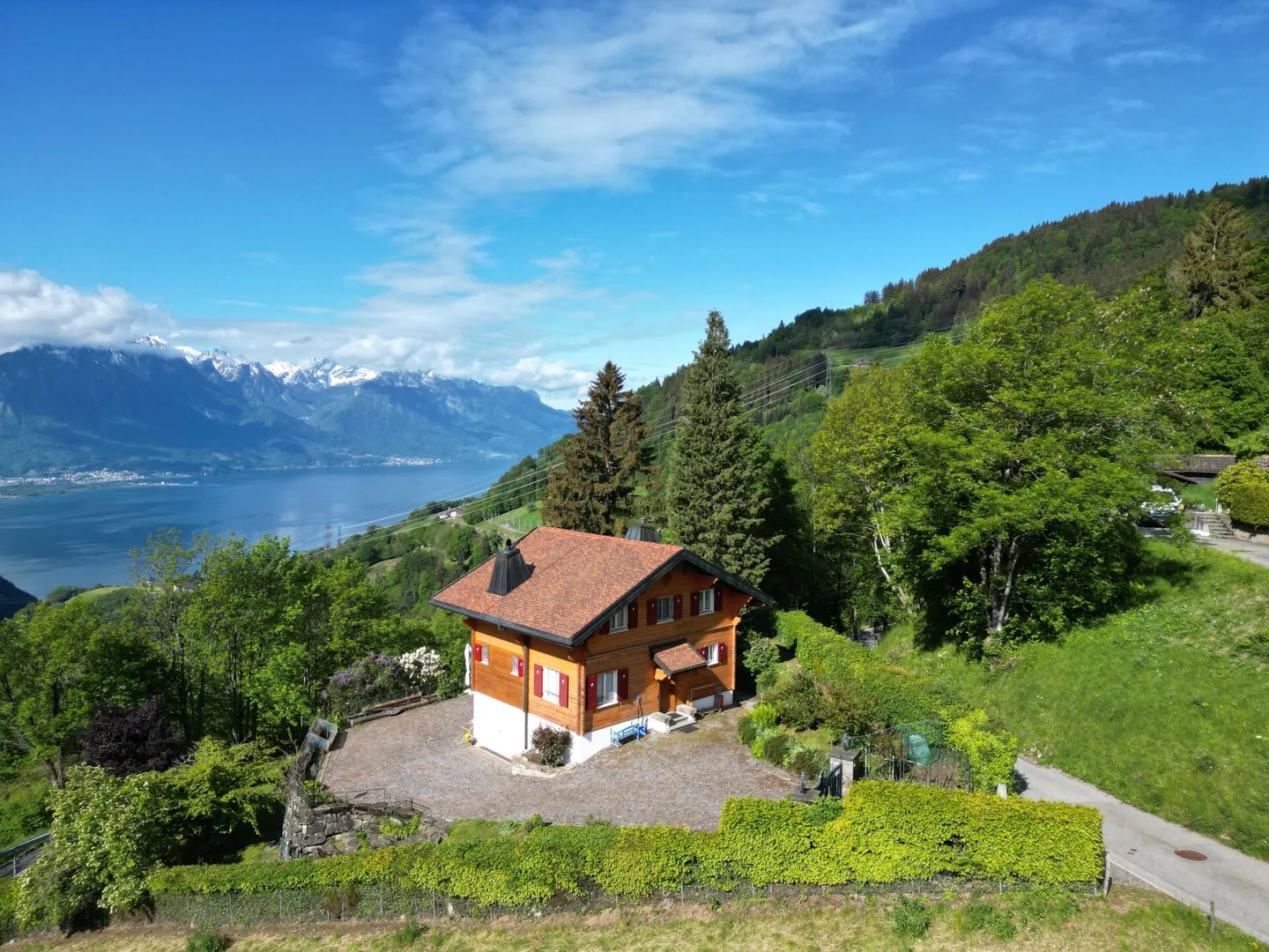 Chalet au bord du lac - Photo 1 sur 11