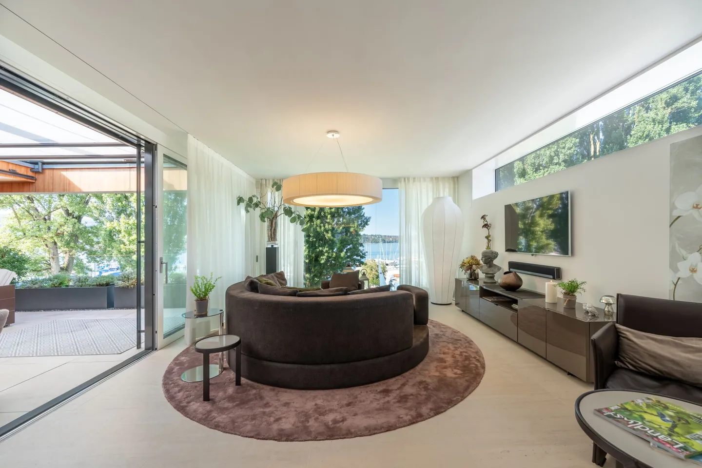 24-299 Penthouse Apartment in Unique Location at the Marina - Photo 10 of 31