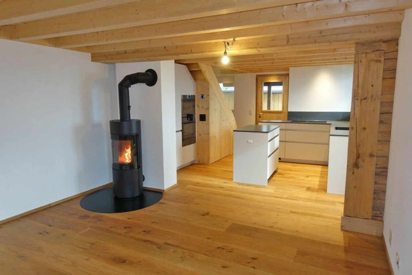 Appartement de vacances 4.5 pièces n° 2 dans une maison historique à deux familles à Luven - Photo 2 sur 5
