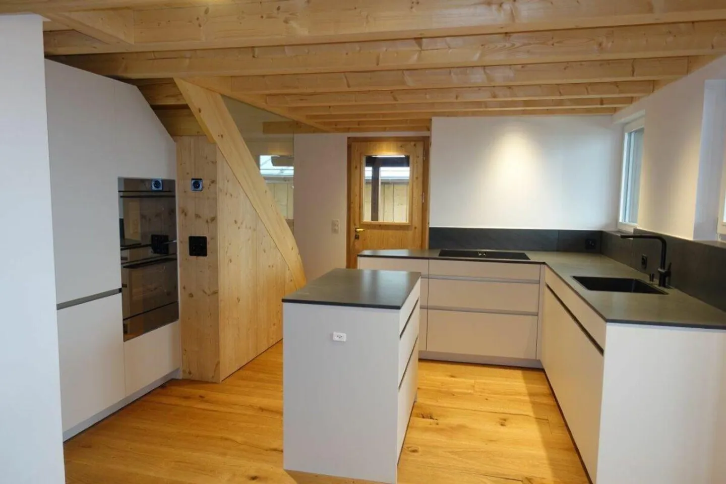 Appartement de vacances 4.5 pièces n° 2 dans une maison historique à deux familles à Luven - Photo 3 sur 5