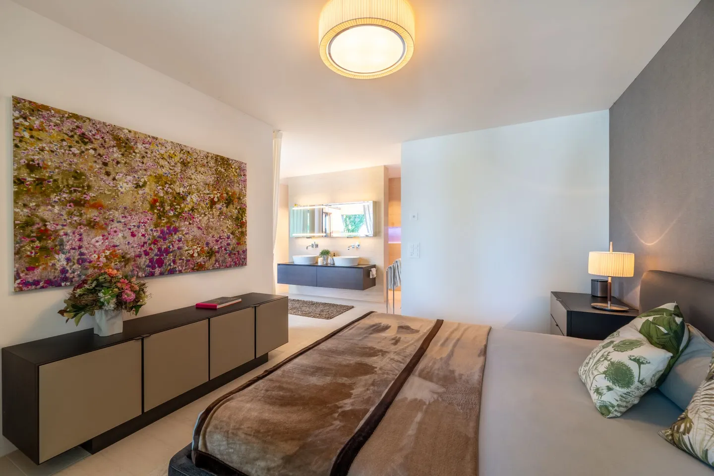 24-299 Penthouse Apartment in Unique Location at the Marina - Photo 17 of 31