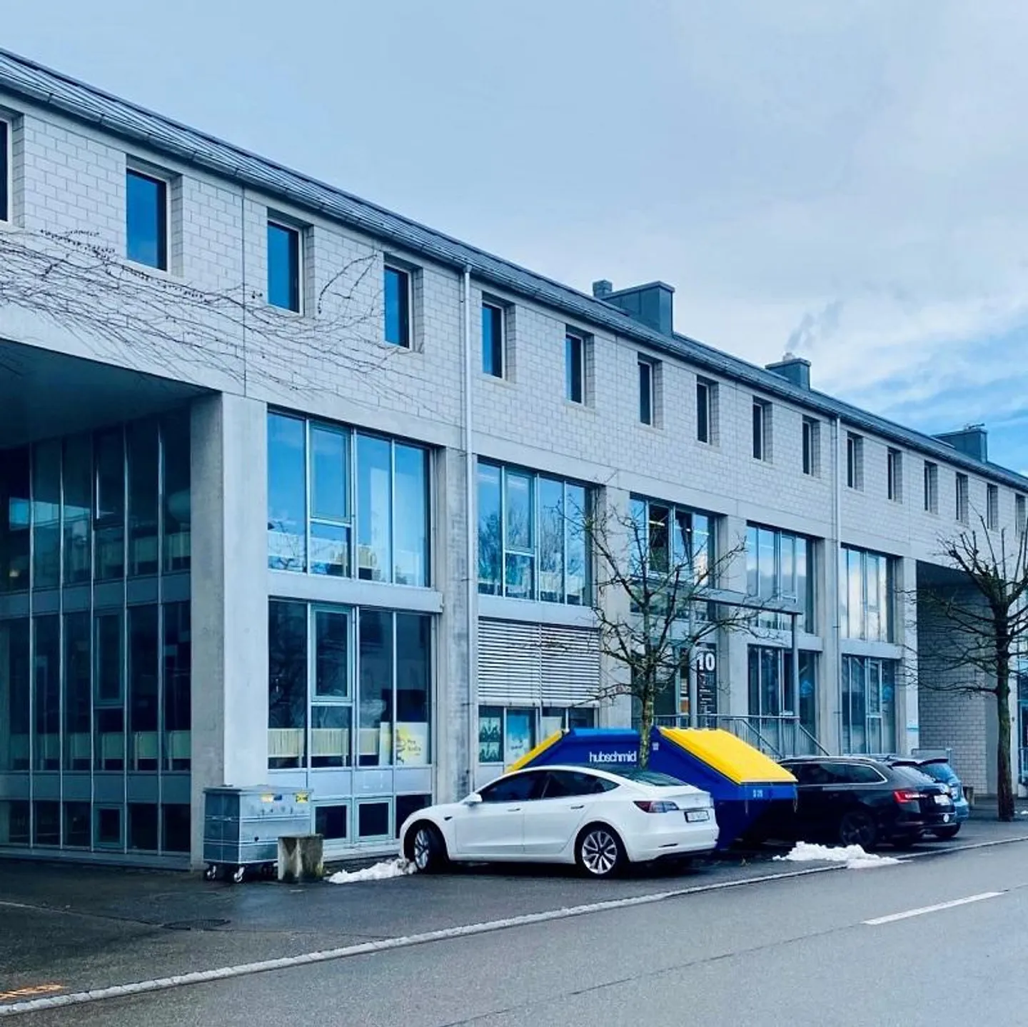 Zentrale Büro- und Gewerbefläche zu vermieten - Foto 1 von 6