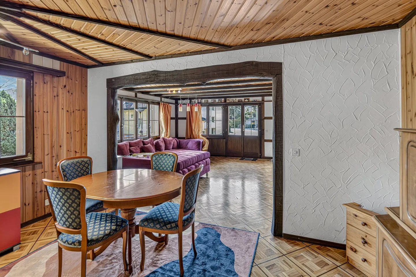 Vivere con stile in un'atmosfera da chalet - Foto 3 di 10