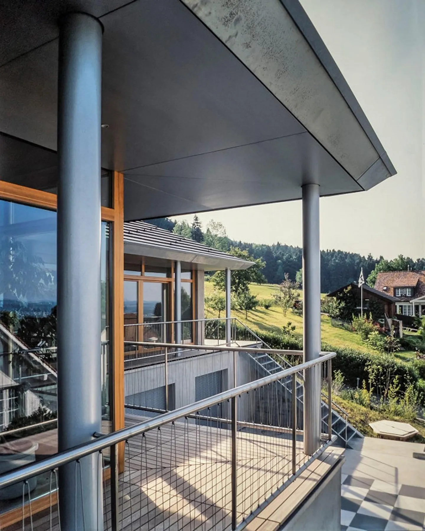 Architekturtraum im Einklang mit der Natur - Foto 2 von 5