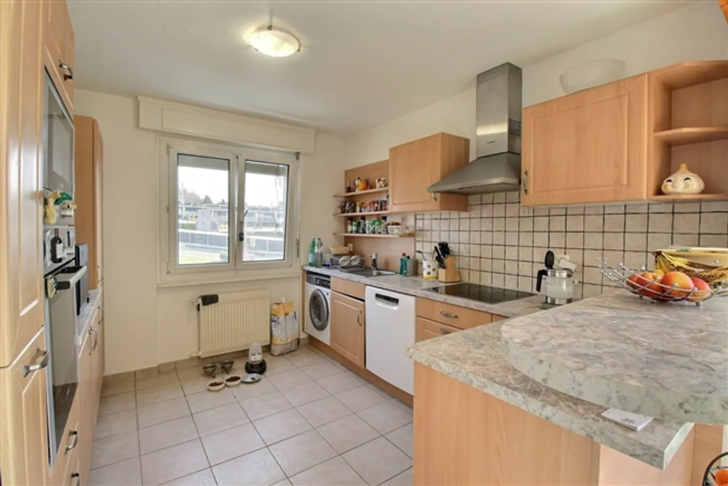 Bel appartement lumineux et bien situé - Photo 3 sur 6