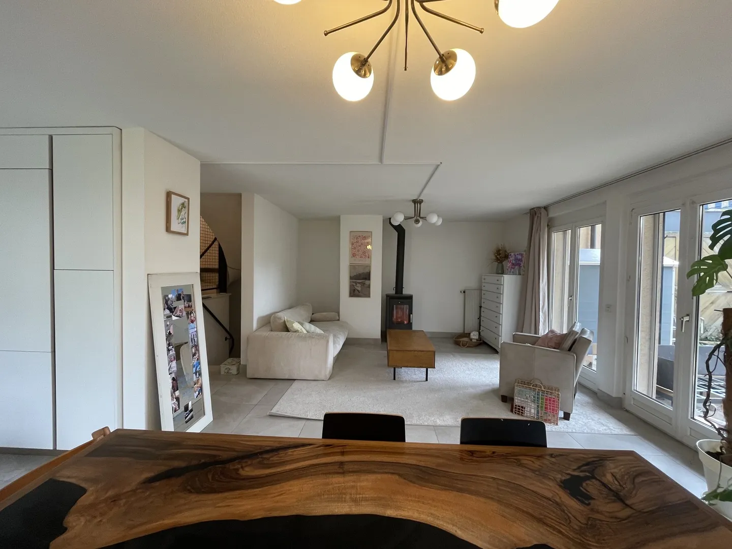 Ampia Casa Familiare con Giardino - Foto 4 di 10