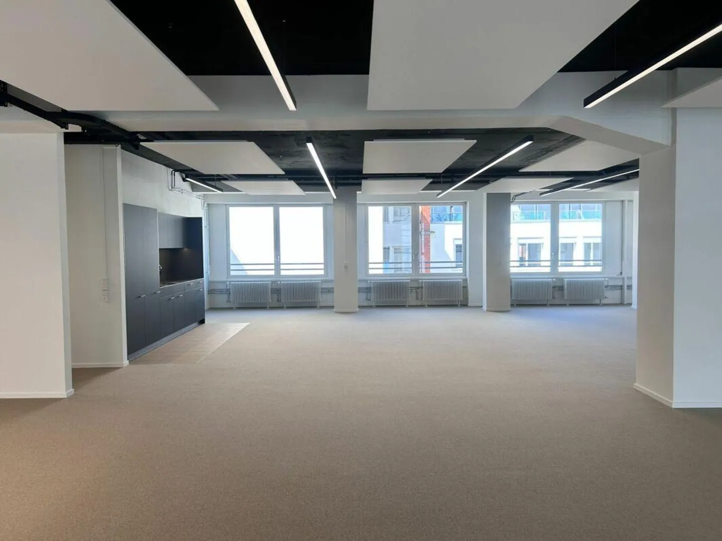 Prêt pour votre succès – espace commercial moderne dans un emplacement de choix ! - Photo 3 sur 11