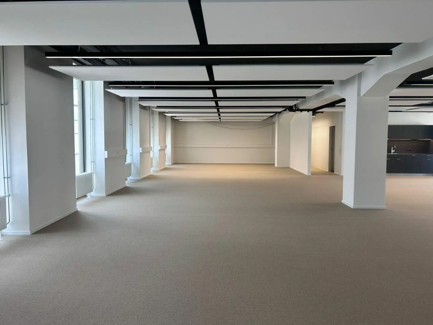 Prêt pour votre succès – espace commercial moderne dans un emplacement de choix ! - Photo 2 sur 11