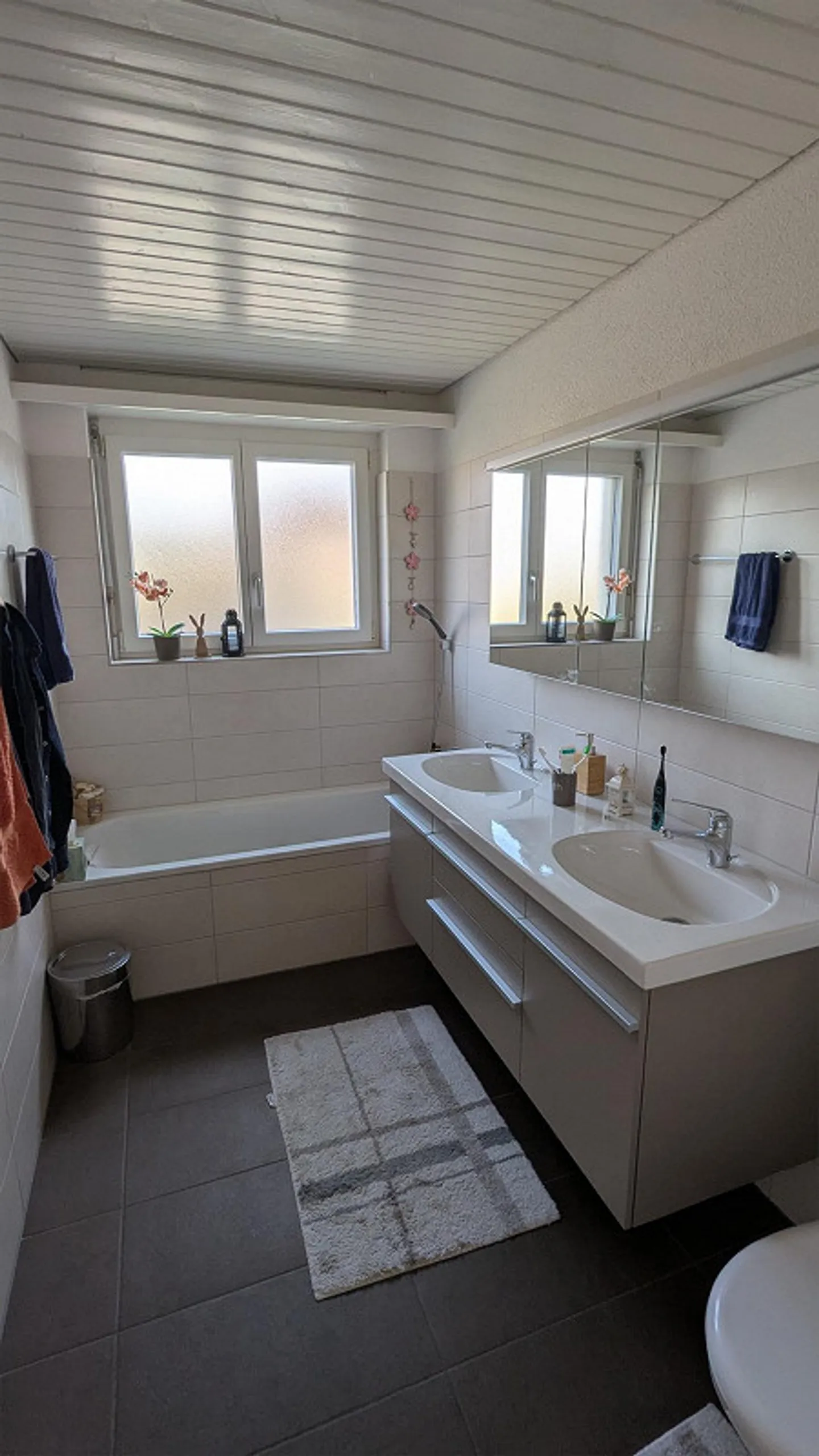 Charmante 5.5-Zimmer-Dachwohnung mit Kamin in Inwil - Foto 6 di 7